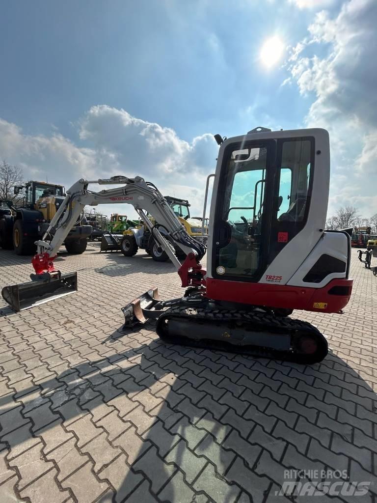 Takeuchi TB 225 소형 굴삭기 7톤 미만