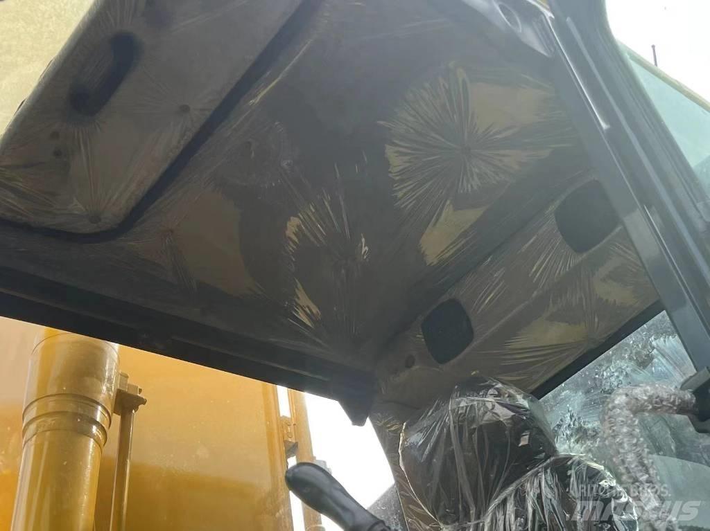 Komatsu PC 200 중형굴삭기 7톤-28톤