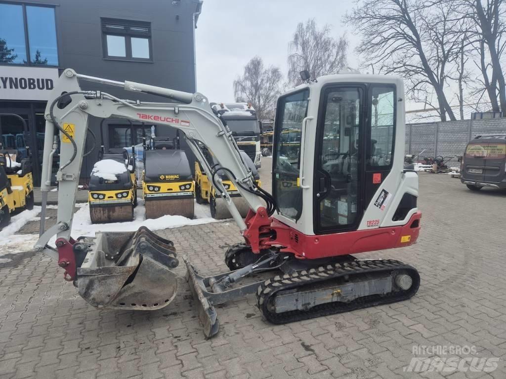 Takeuchi TB 225 소형 굴삭기 7톤 미만