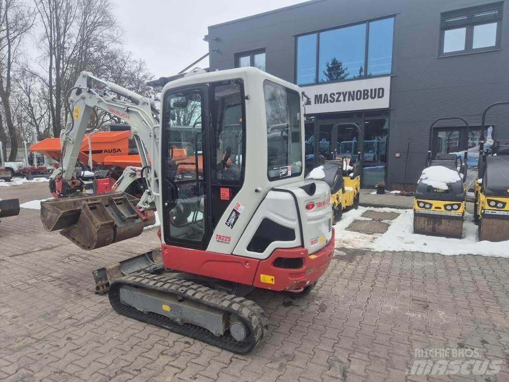 Takeuchi TB 225 소형 굴삭기 7톤 미만