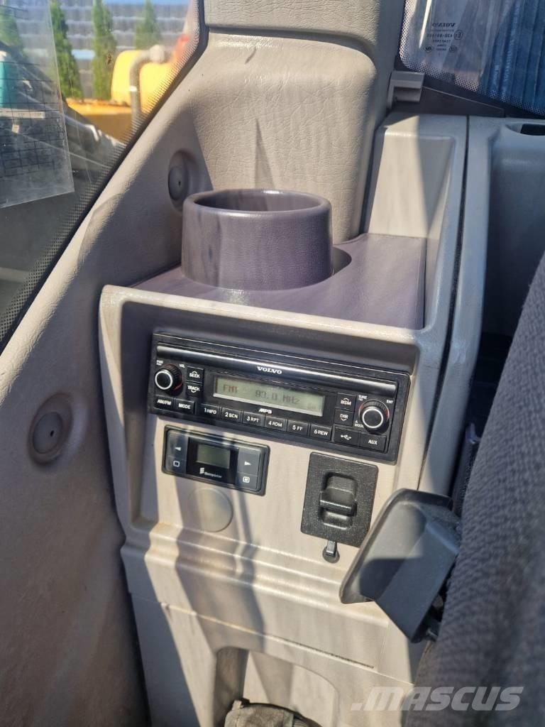 Volvo EW 210 D 폐기물/산업 처리기