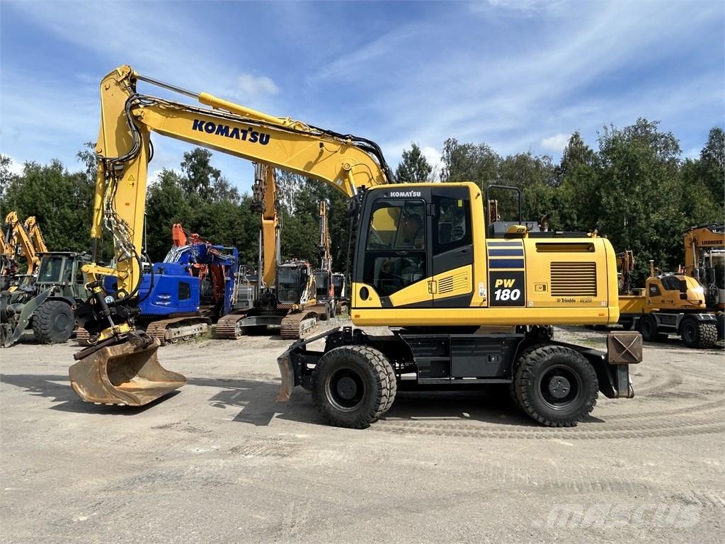 Komatsu PW 180-11  휠 굴삭기