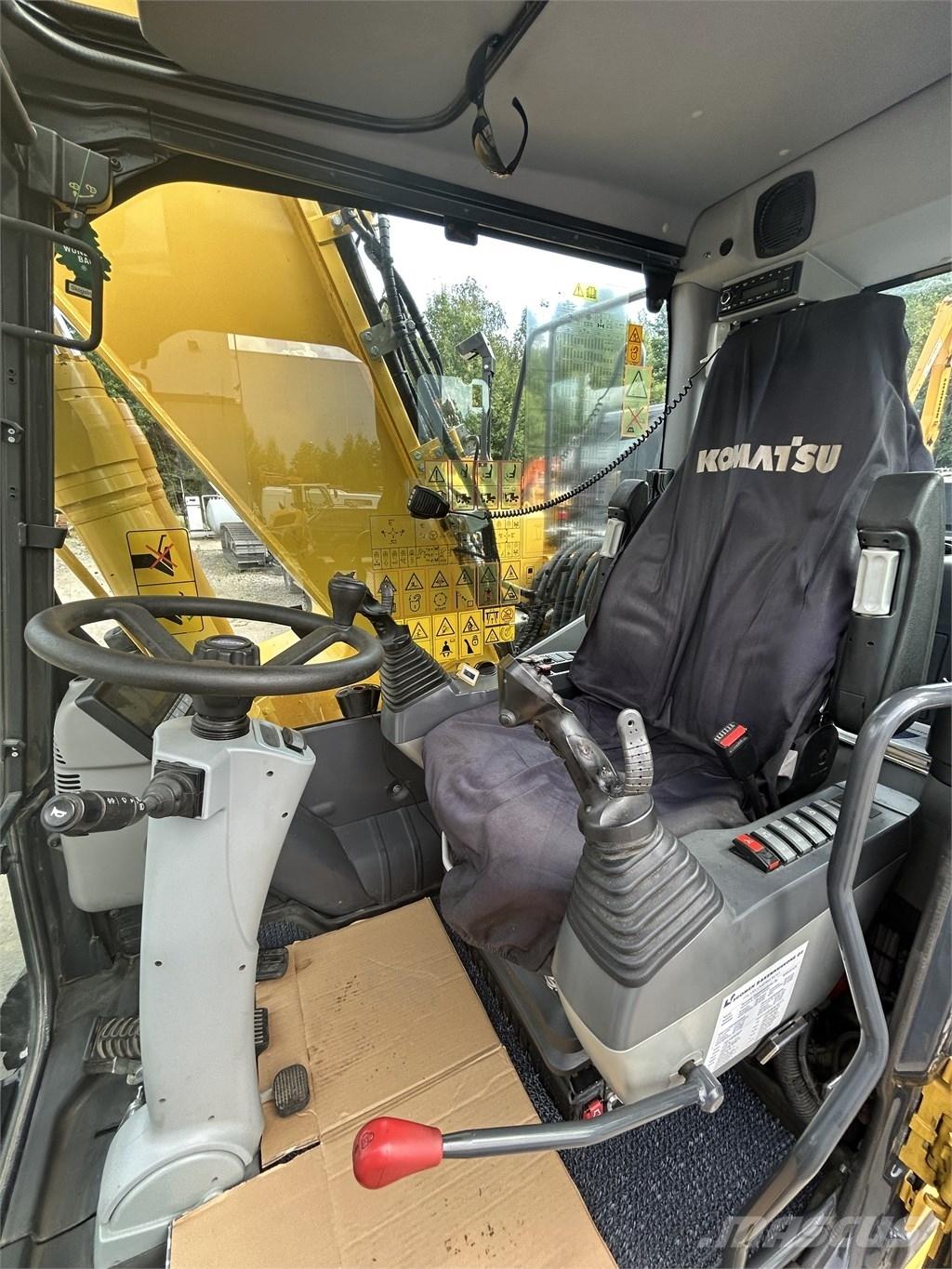 Komatsu PW 180-11  휠 굴삭기