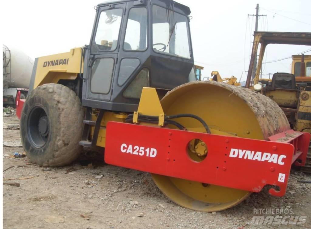 Dynapac CA 251 D 싱글 드럼 롤러