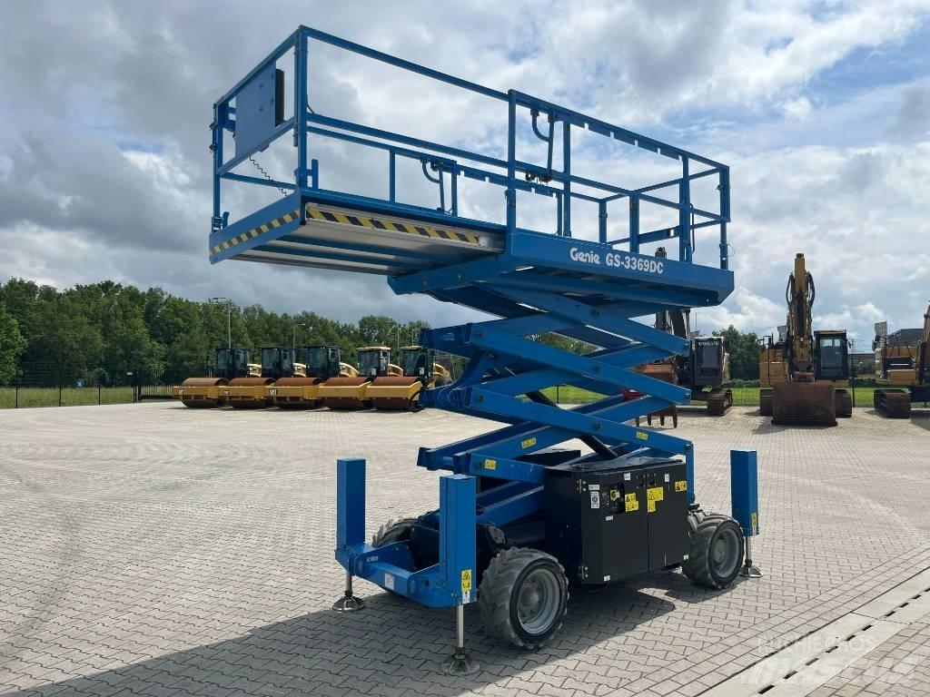 Genie GS 3369 DC 가위형 리프트