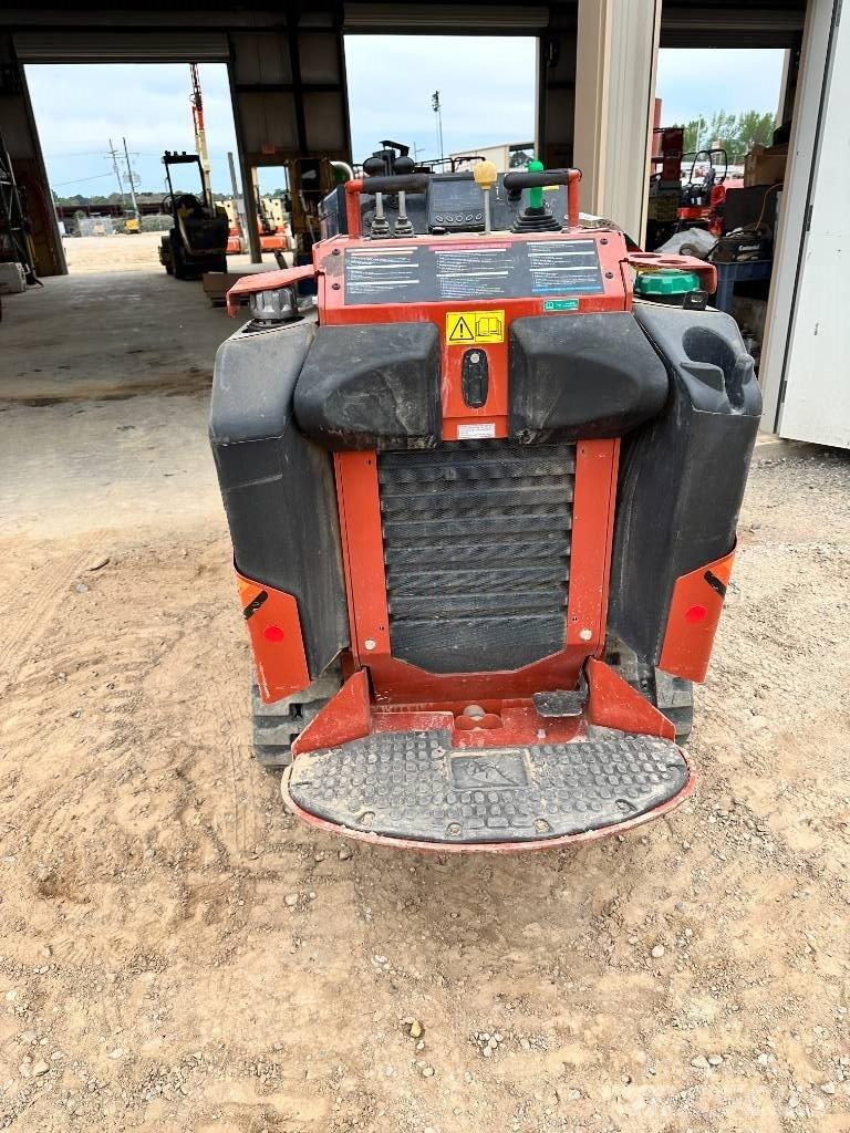 Ditch Witch sk 1050  스키드로더