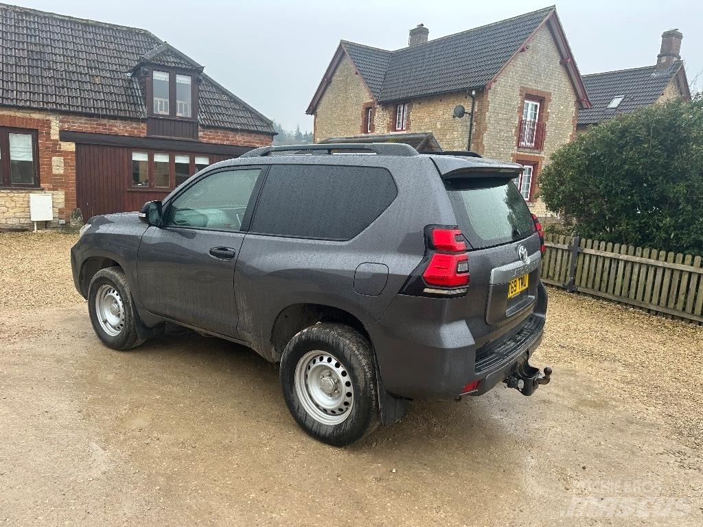 Toyota Landcruiser 픽업/드롭사이드