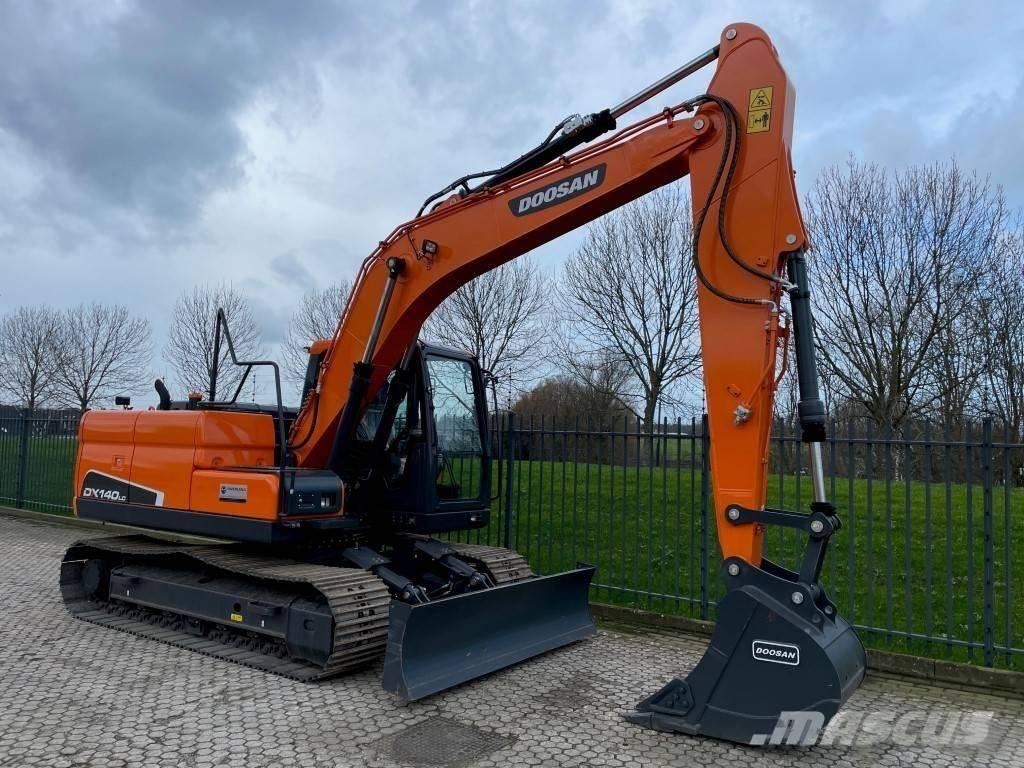 Doosan dx140w  휠 굴삭기
