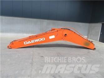 Daewoo DX 225 LC 섀시 및 서스펜션