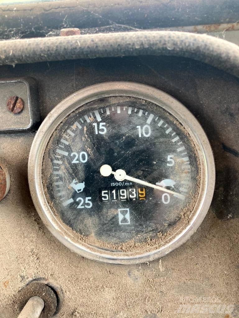 Massey Ferguson 550 트랙터
