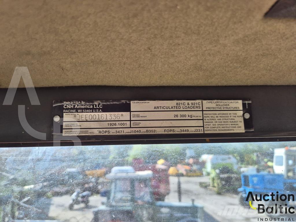 CASE 821 C  휠로우더