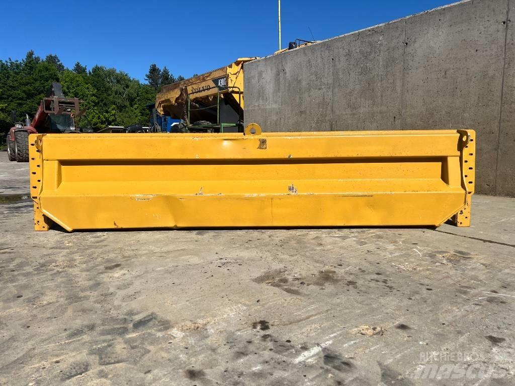 CAT 735 테일게이트