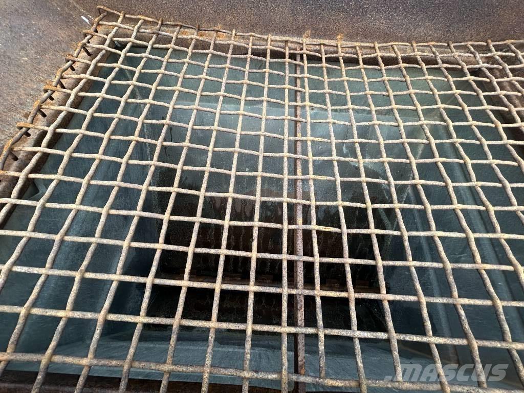 Salo 1600 모래(염화칼슘) 살포기