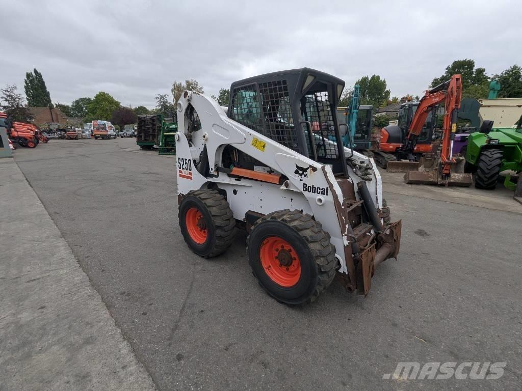 Bobcat S 250  스키드로더