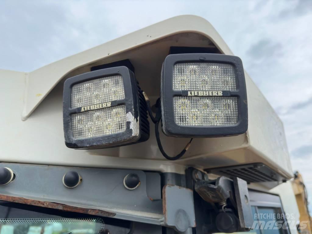 Liebherr PR 736 LGP 크롤러 도저