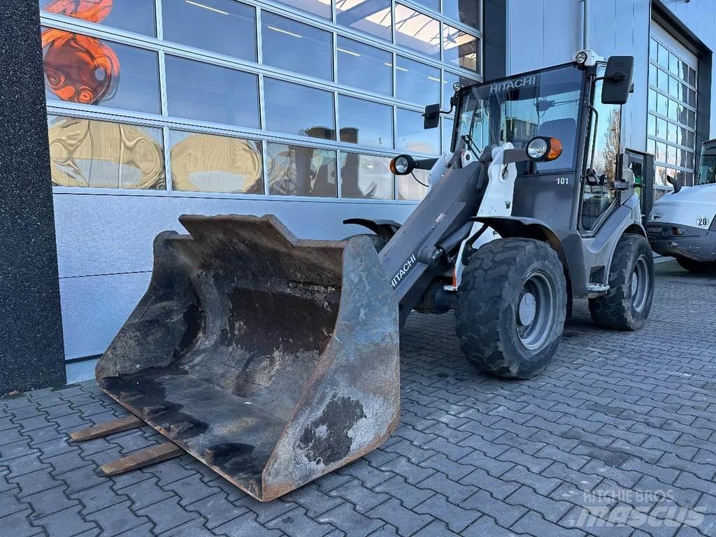 Hitachi ZW75  휠로우더