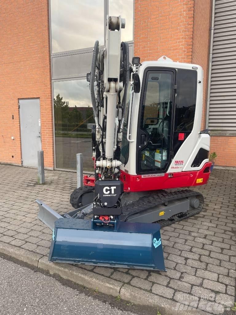 Takeuchi TB 225 소형 굴삭기 7톤 미만