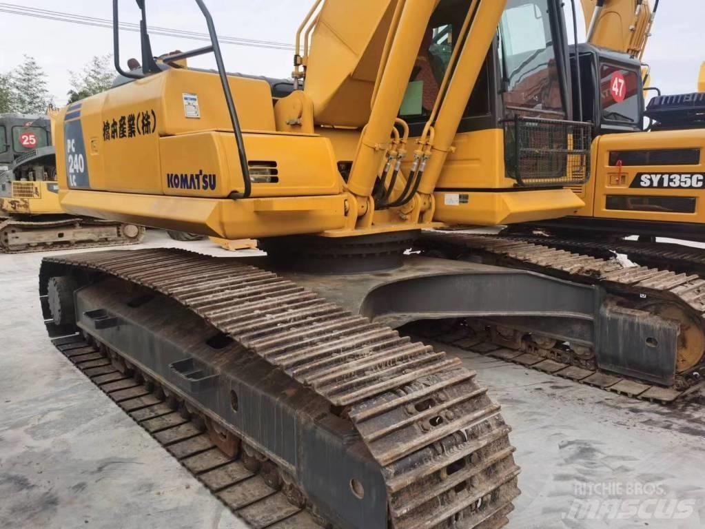 Komatsu PC 240 LC 대형 굴삭기 29톤 이상