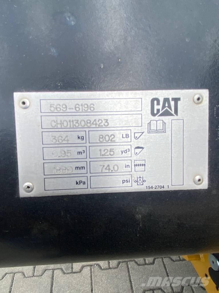 CAT 906  휠로우더
