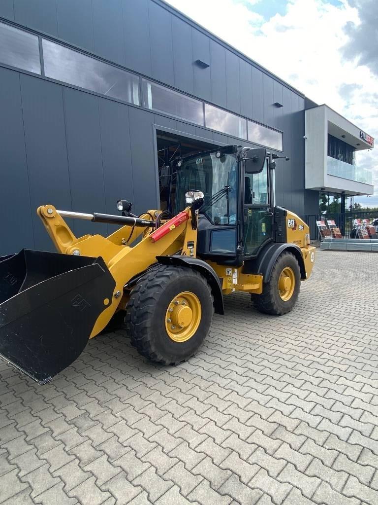CAT 906  휠로우더