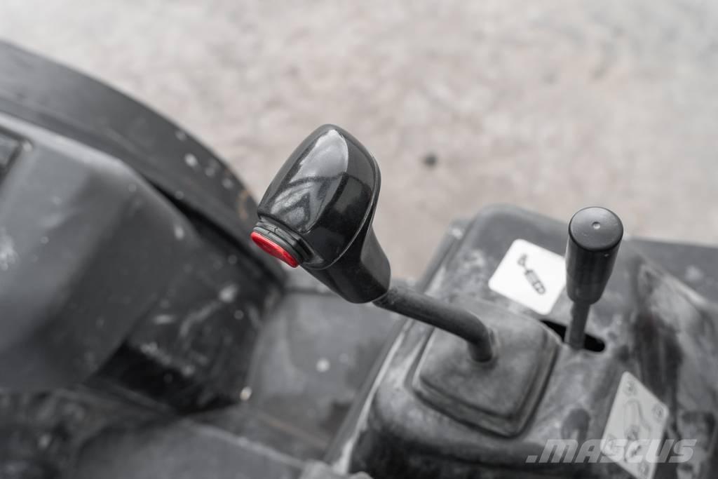 Manitou MC 30-4 디젤 지게차