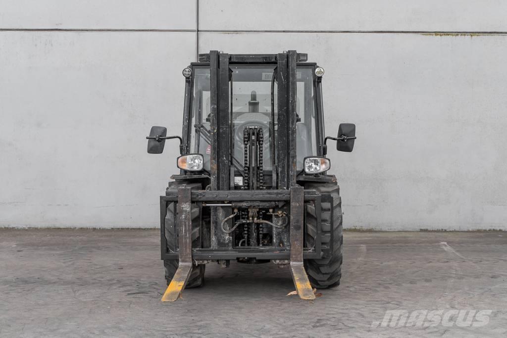 Manitou MC 30-4 디젤 지게차