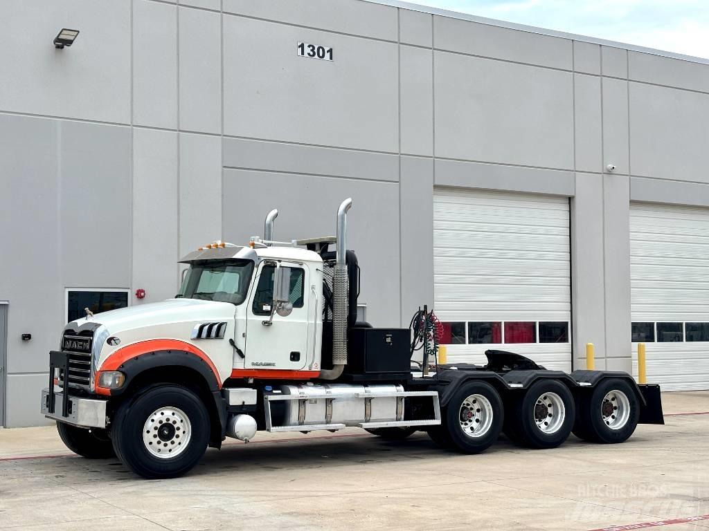 Mack GU 713 회수 차량