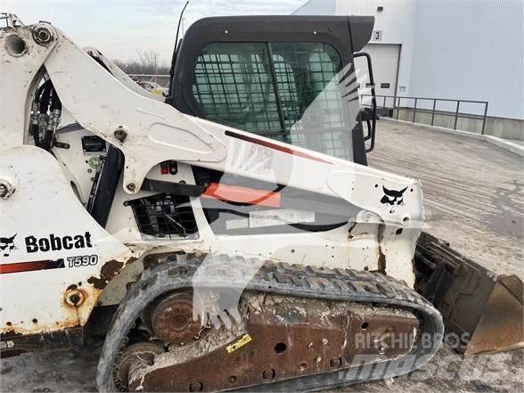 Bobcat T590  스키드로더