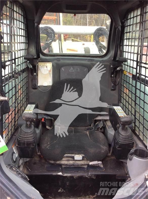 Bobcat T770  스키드로더