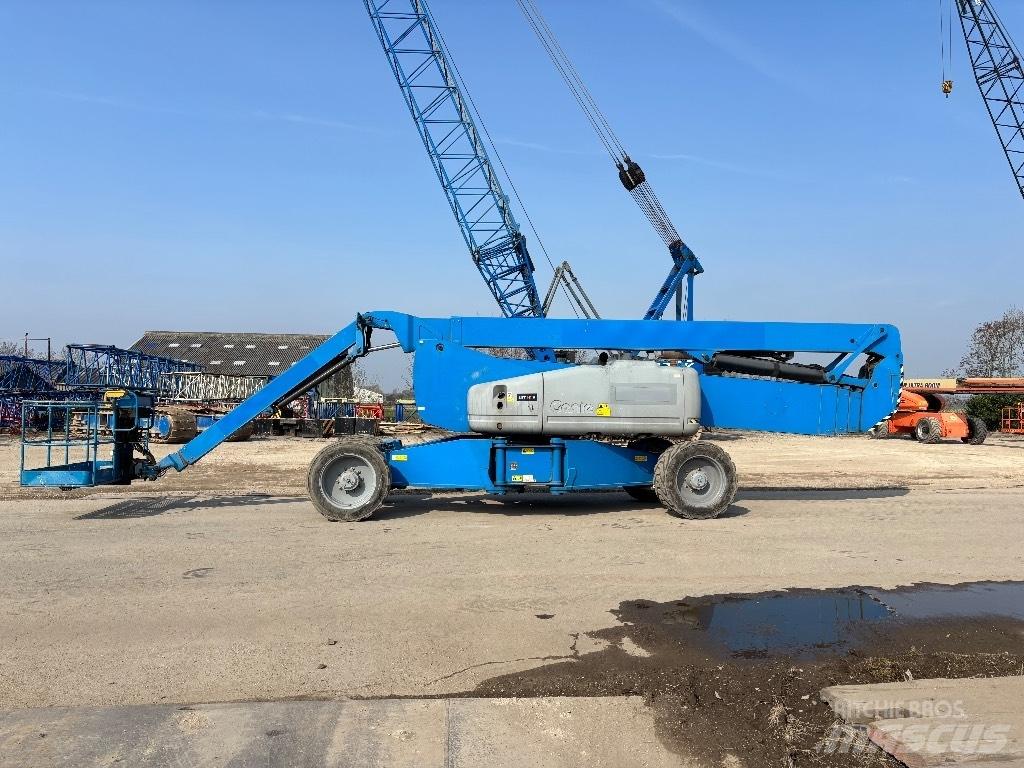 Genie Z 135/70 관절형 전동이동 리프트