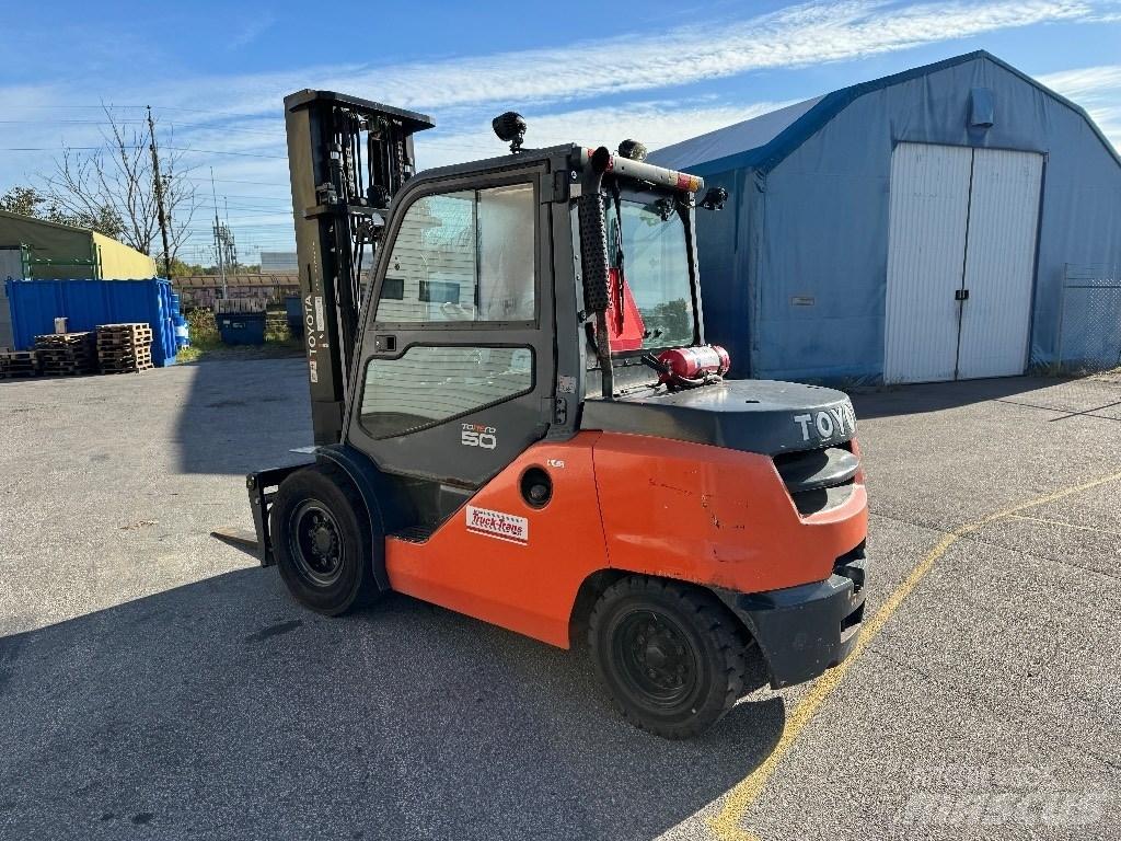 Toyota 40-8FD45N 디젤 지게차