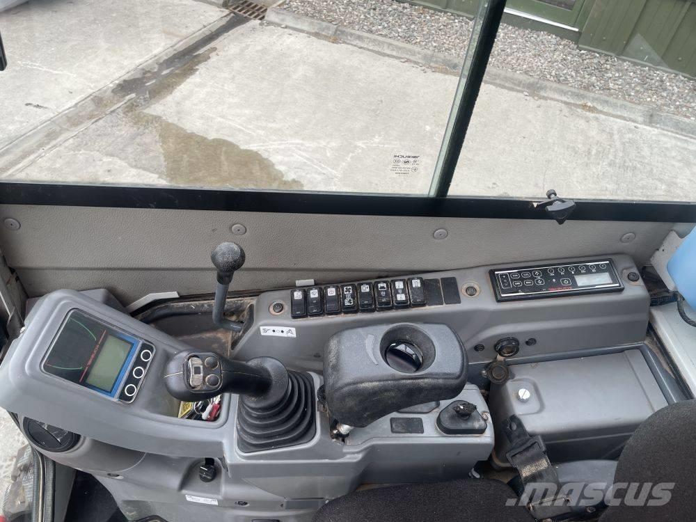 Takeuchi TB 325 R 소형 굴삭기 7톤 미만