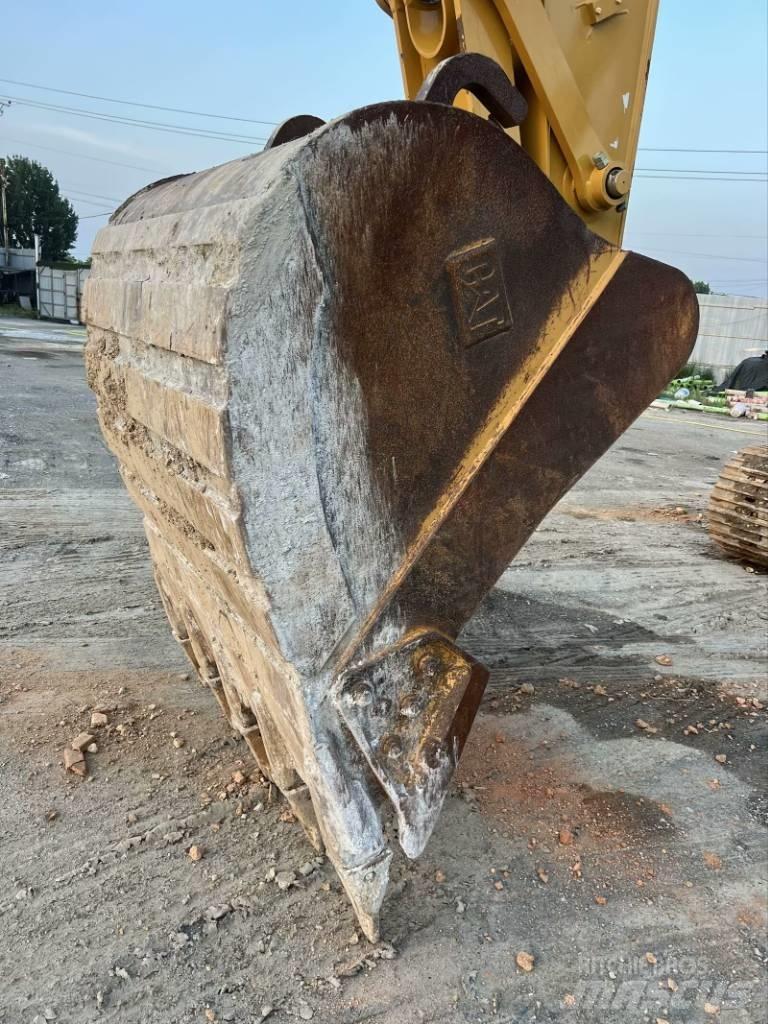 CAT 330 GC 대형 굴삭기 29톤 이상