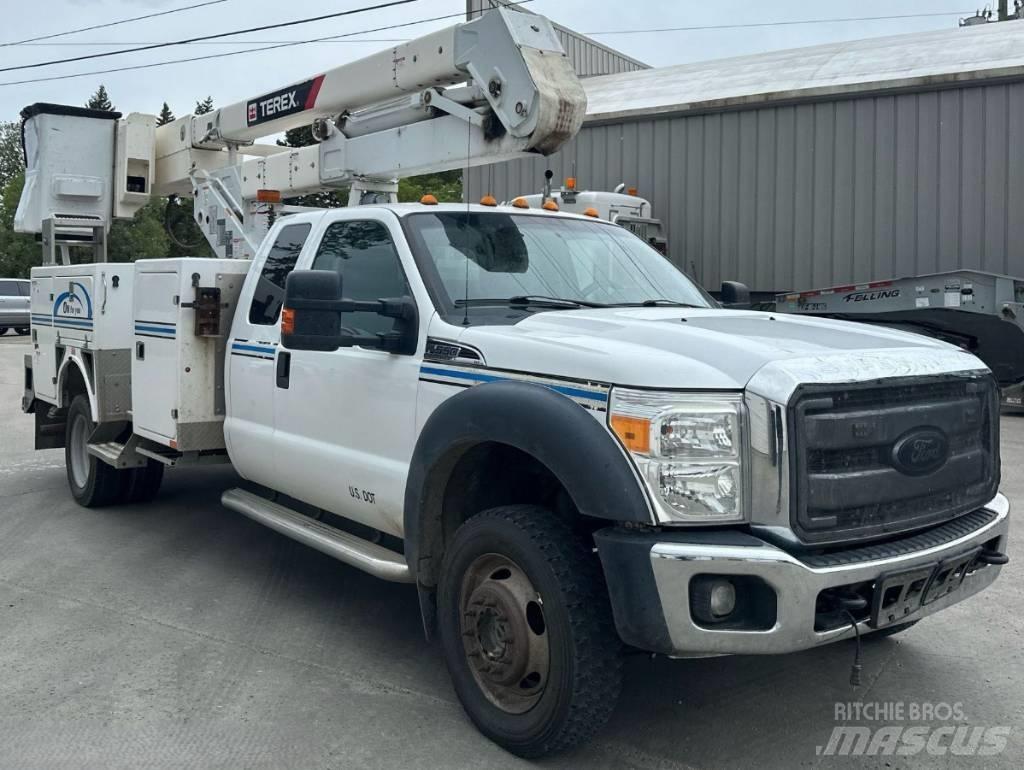 Ford F 550 XLT SD 트럭 탑재 고소작업대