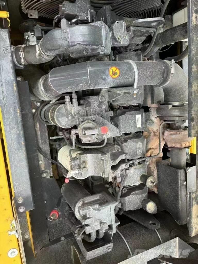 Komatsu 400-8R 대형 굴삭기 29톤 이상