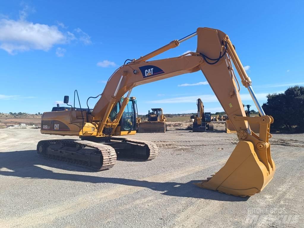 CAT 325 D 대형 굴삭기 29톤 이상