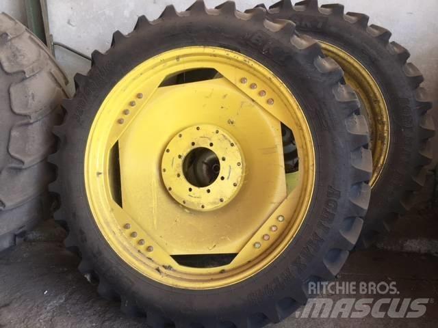 John Deere 6820 타이어, 휠 및 림