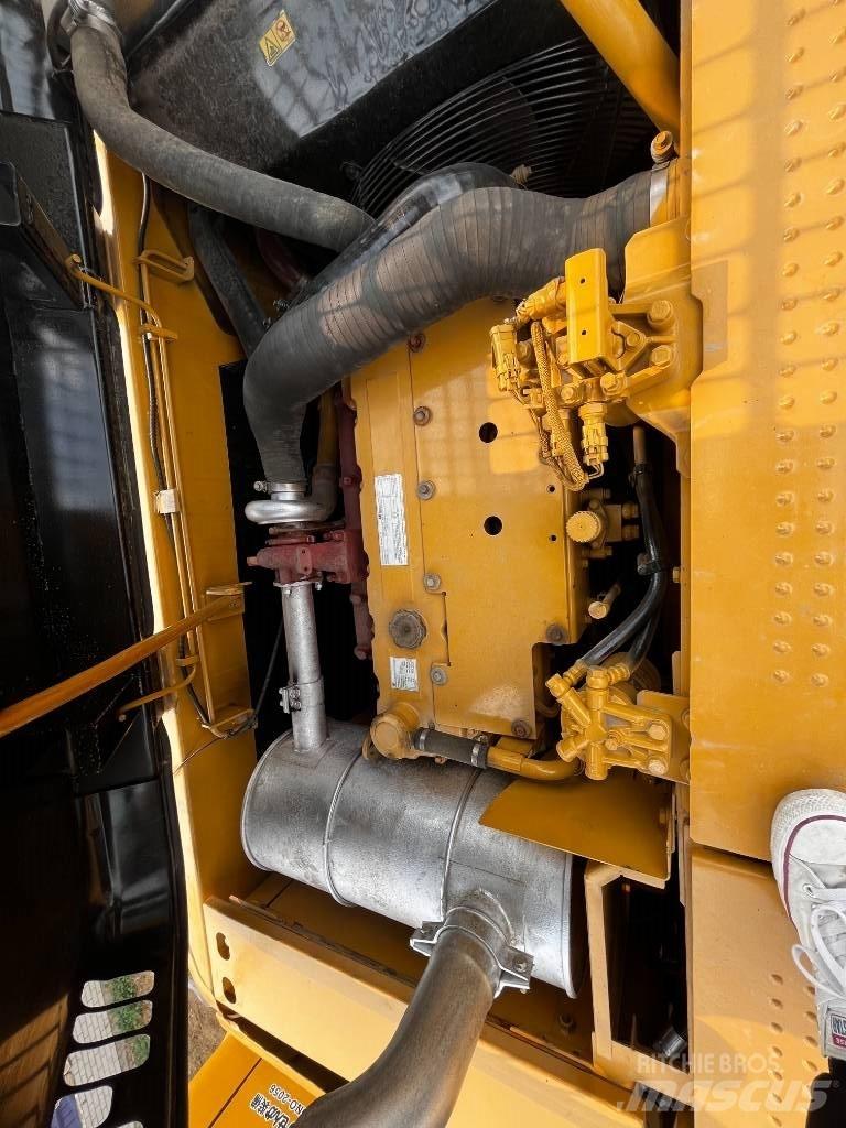 CAT CAT320D 대형 굴삭기 29톤 이상