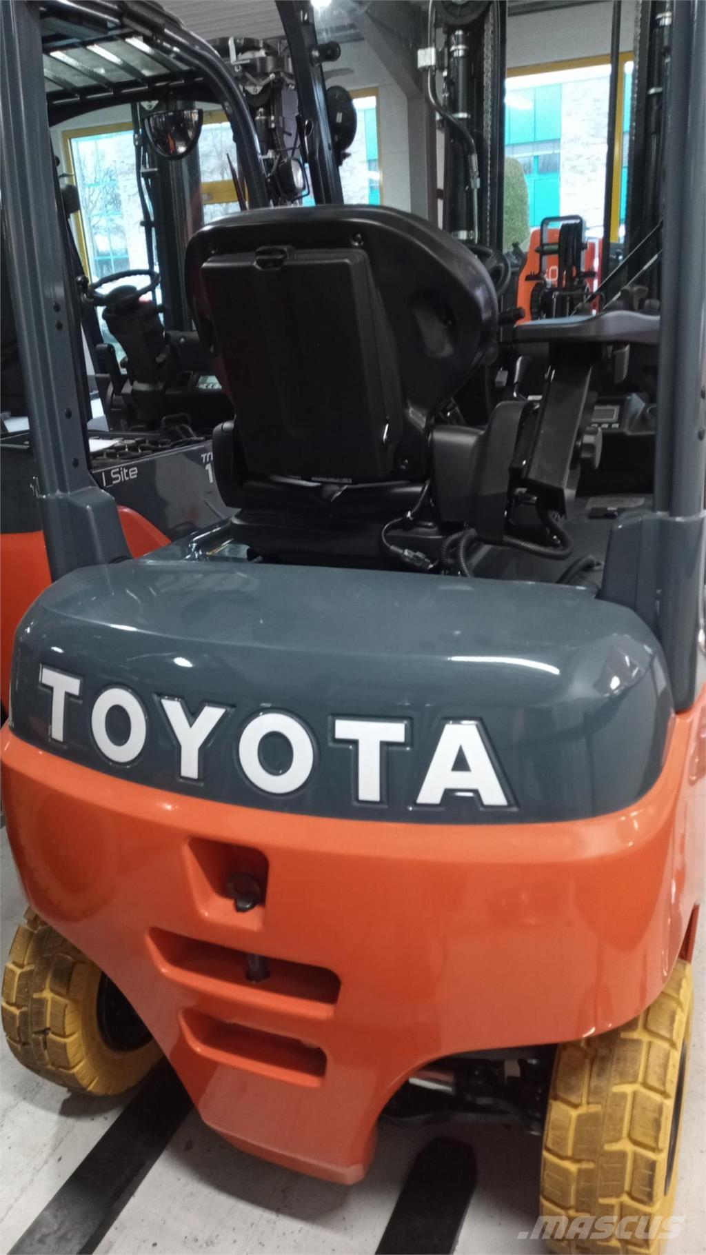 Toyota 8FBMK20T 전동 지게차