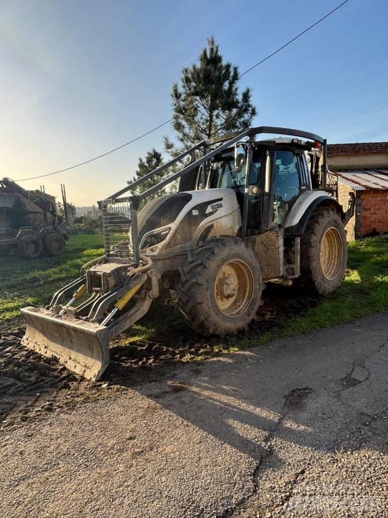 Valtra T 174 원목 포워더