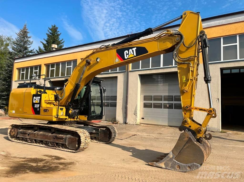 CAT 323 F LN 대형 굴삭기 29톤 이상