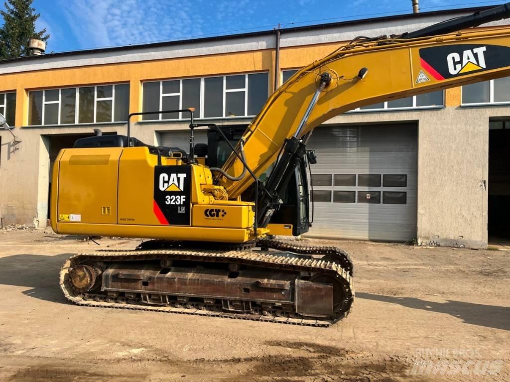 CAT 323 F LN 대형 굴삭기 29톤 이상