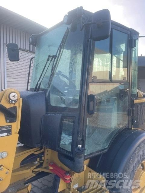 CAT 906  휠로우더