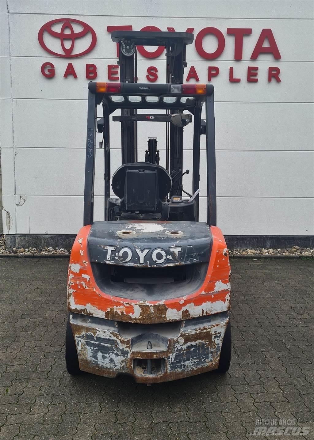 Toyota 02-8FDF30 디젤 지게차