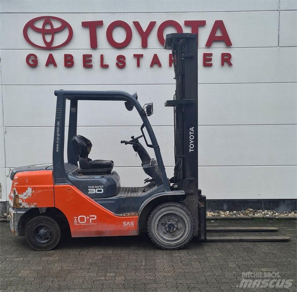 Toyota 02-8FDF30 디젤 지게차