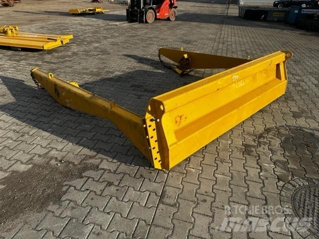CAT 725 TAIL GATE 연결식 홀러