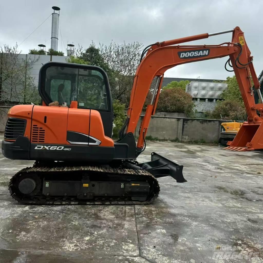 Doosan DX 60-9 C 소형 굴삭기 7톤 미만