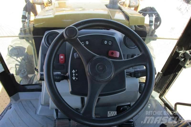CAT 428F 백호로더
