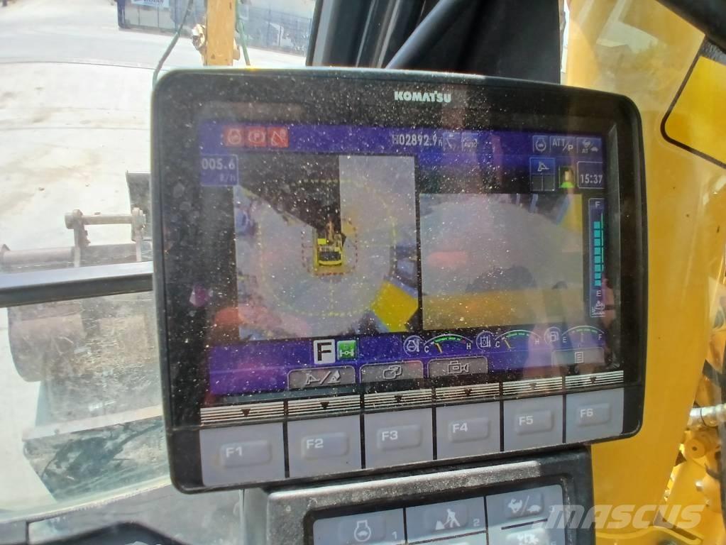 Komatsu PW 148-11  휠 굴삭기