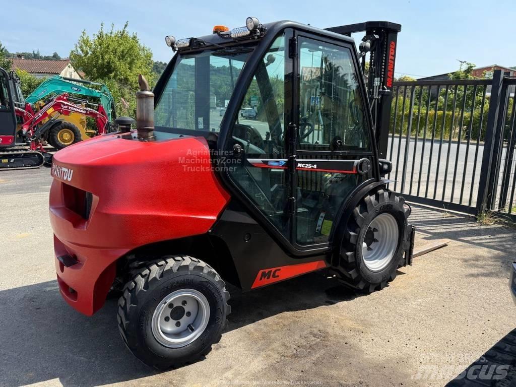 Manitou MC 25 험지용 트럭